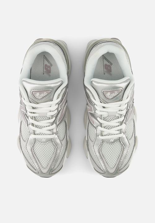 New Balance  - Kids grade school 9060 - light grey