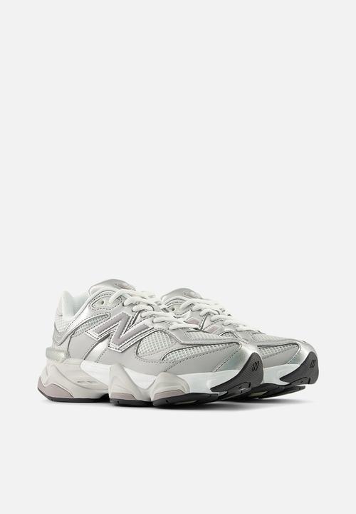 New Balance  - Kids grade school 9060 - light grey