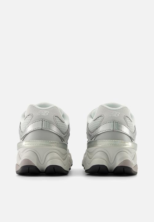 New Balance  - Kids grade school 9060 - light grey