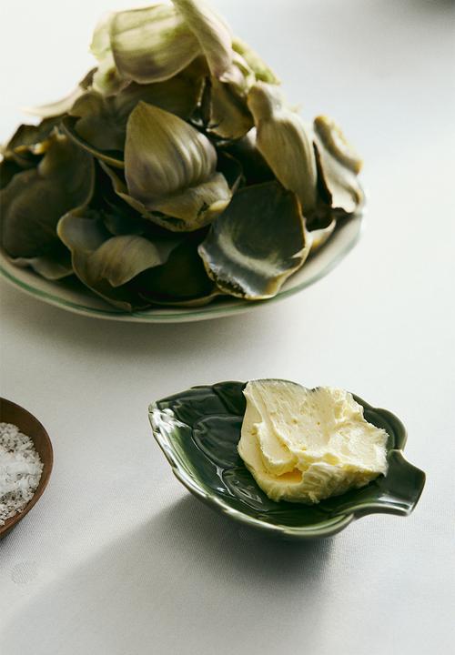 Extra-small figurative stoneware serving bowl - green/artichoke 