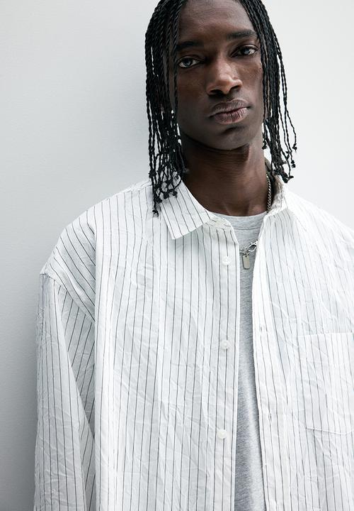 H&M - Relaxed fit shirt - white/pinstriped