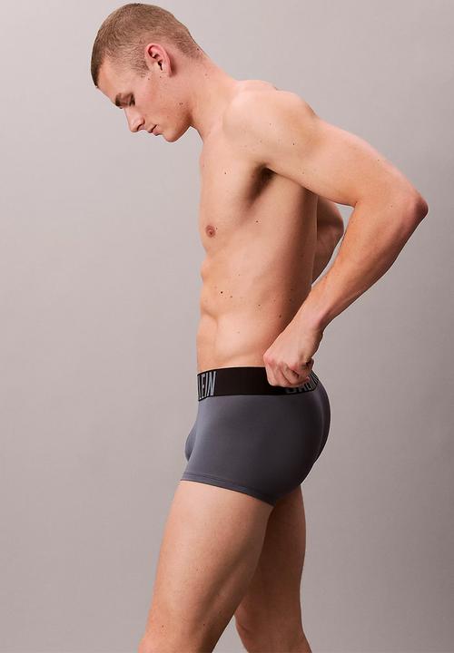 Calvin Klein - Low Rise Trunk 3Pk - Black, Royalty, Turbulence