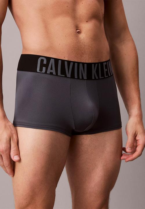 Calvin Klein - Low Rise Trunk 3Pk - Black, Royalty, Turbulence