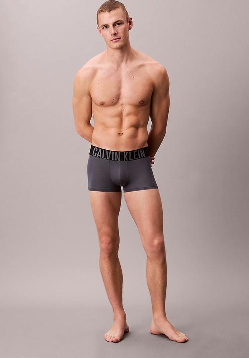 Calvin Klein - Low Rise Trunk 3Pk - Black, Royalty, Turbulence