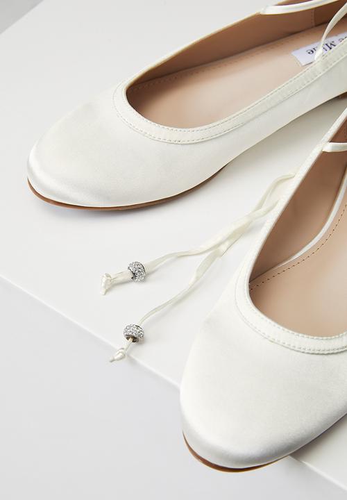 Be Mine - Aahana ankle strap pump - ivory satin