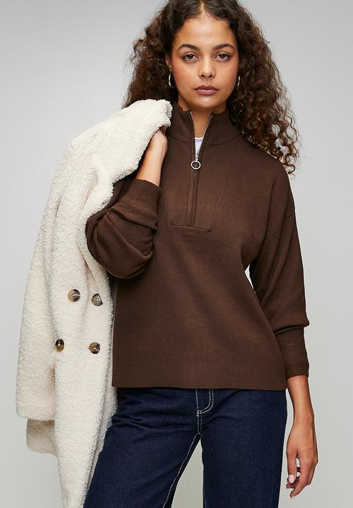 Ladies Knitted Jumper With Collared Zip - Chocolate
