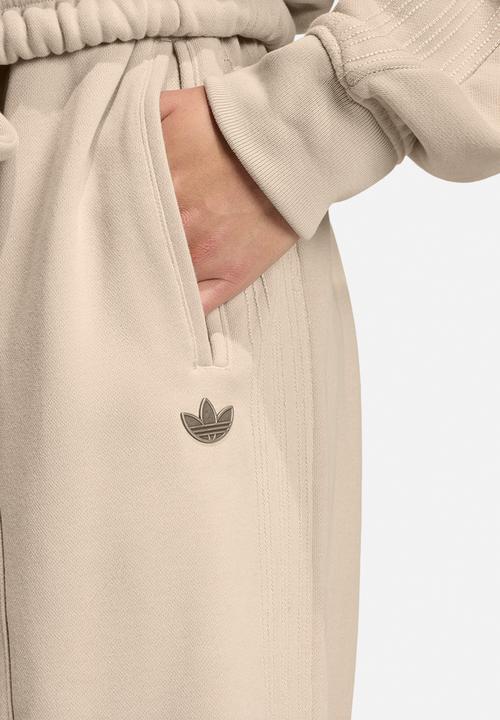 adidas Originals - P Essential Wide Trackpant - Stone Khaki