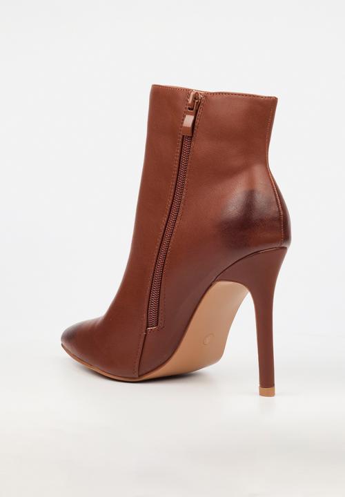 Miss Black - Boss 24 heel ankle boot - brown