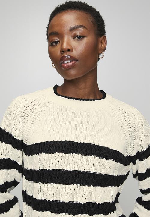 Ladies Cable Knit Crew Neck Raglan Jumper With Stripe Detail