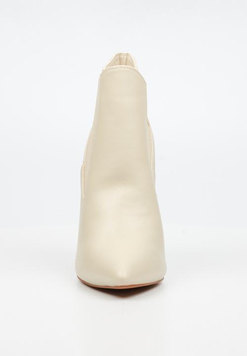 Miss Black - Boss 25 heel chelsea ankle boot - bone