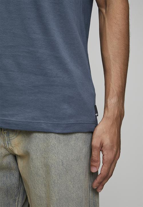 adidas Originals - Fleamarket ST2 T-Shirt - Blue