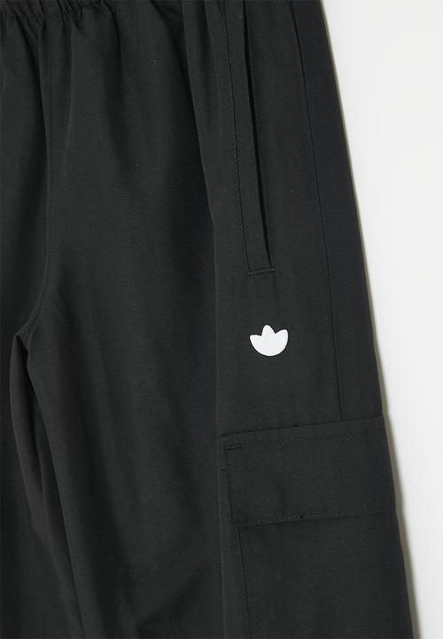 adidas Originals - Ess Woven Cargo K S26 - Black