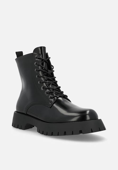 Madison® - Olwyn lace-up boot - black