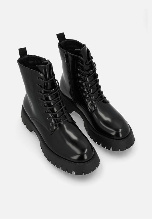 Madison® - Olwyn lace-up boot - black