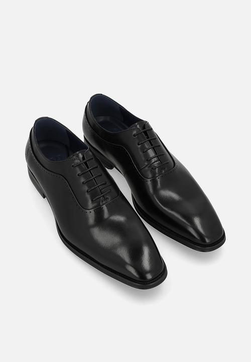 POLO - Perforated Oxford Lace Up - Black