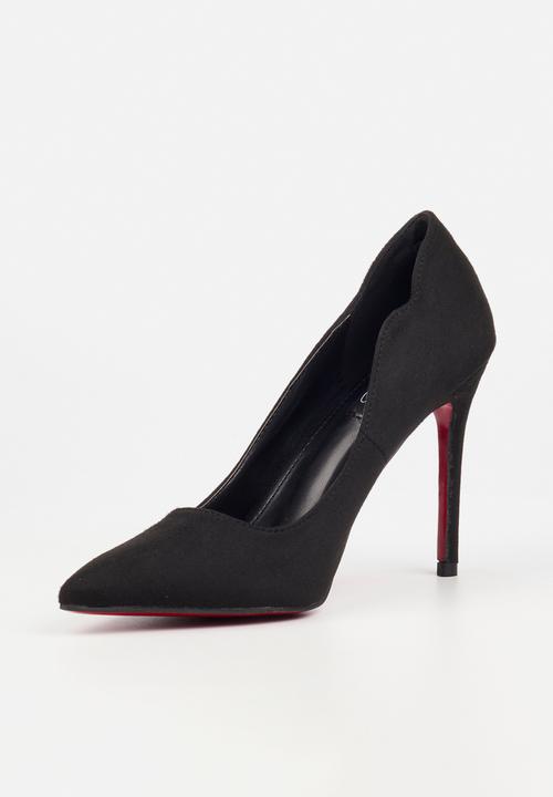 Miss Black - Lola 66 classic scallop heel - black