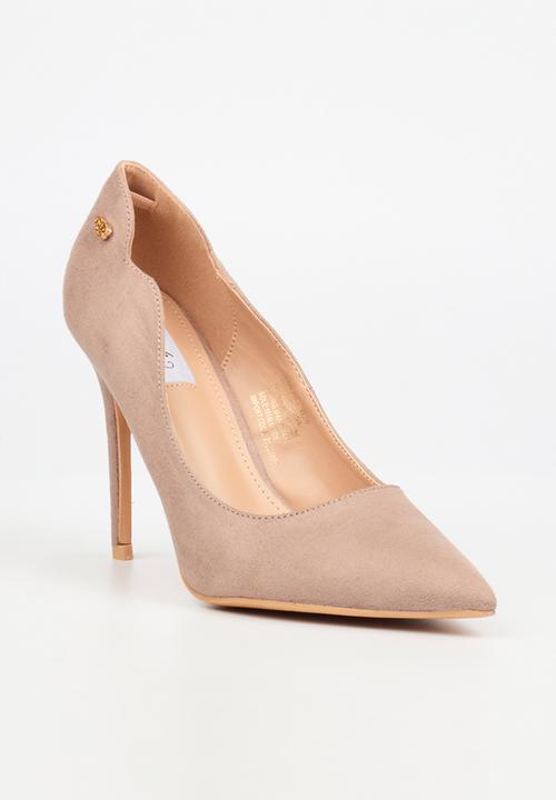 Miss Black - Lola 66 classic scallop heel - neutral