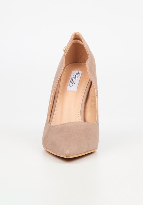Miss Black - Lola 66 classic scallop heel - neutral