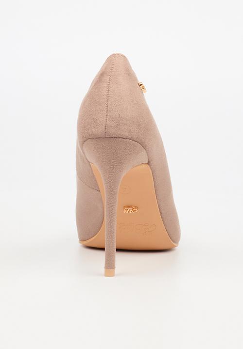 Miss Black - Lola 66 classic scallop heel - neutral
