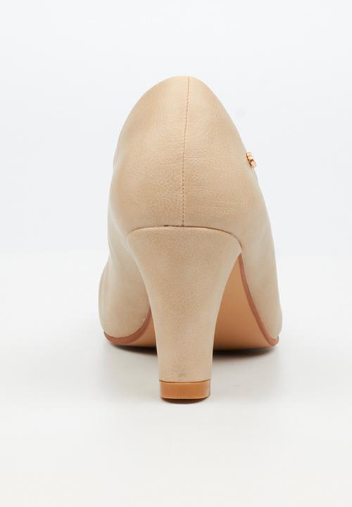 Butterfly Classics - Nerina 1 court heel - beige