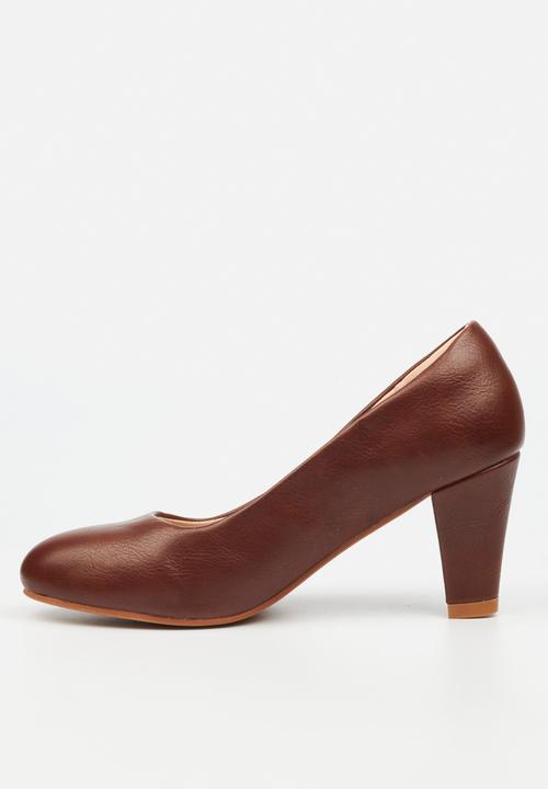 Butterfly Classics - Nerina 1 court heel - tan
