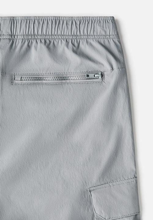 H&M - Regular fit nylon cargo trousers - grey