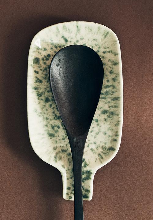 Stoneware spoon rest - green speckled
