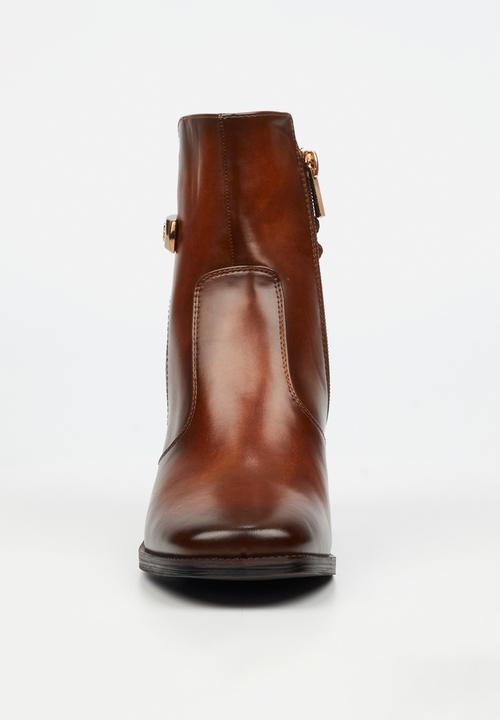 Butterfly Feet - Nikah 2 boot - chocolate