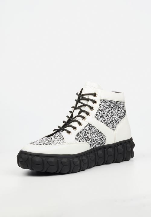 MAZERATA - PIGALE 12 - White