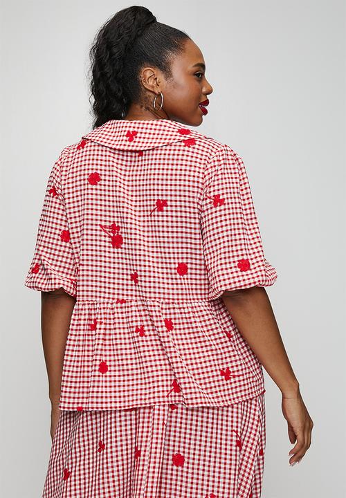 Me&B - Plus Peplum Blouse in Interest  Gingham - Red