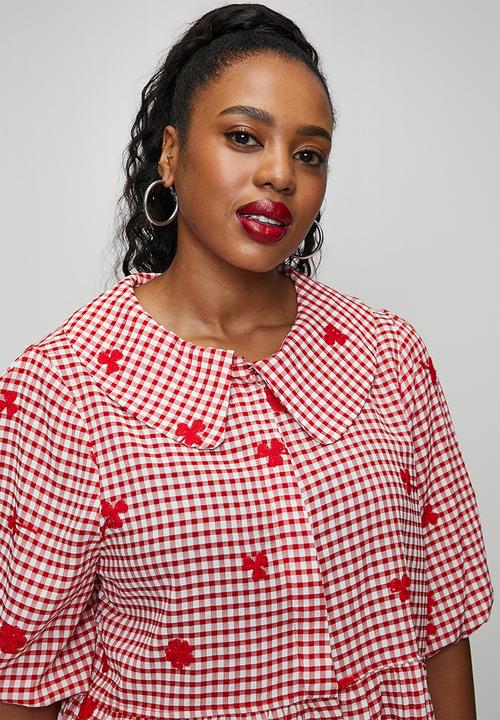 Me&B - Plus Peplum Blouse in Interest  Gingham - Red