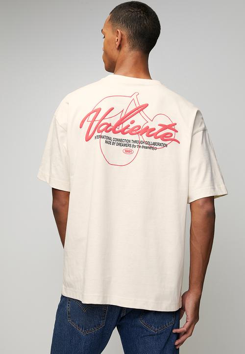 Cotton On - Box Fit Text T-Shirt - Creampuff / Valiente Dreamer