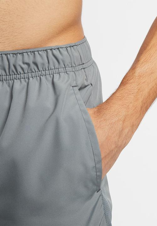 Nike - Nike Challenger Dri-FIT 7" Unlined Running Shorts