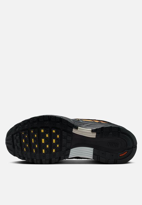Nike - Nike P-6000