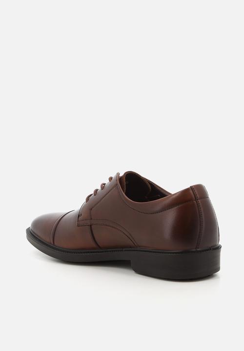Hush Puppies - Reggie -  Two tone burnished dark tan