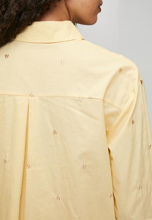 Stella Morgan - Ls Boyfriend Shirt With All Over Heart Embroidery - Butter