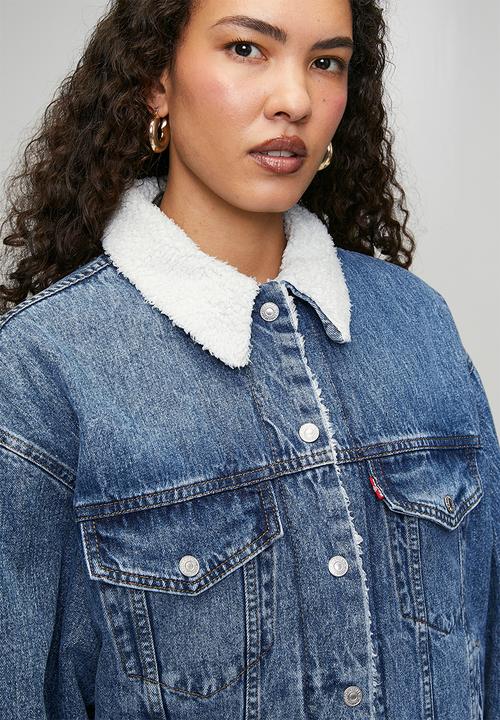 Levi’s® - 90s Sherpa trucker za - inner adventurer