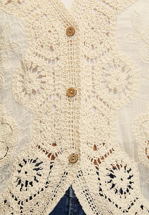 MANDI - Easy Wearing Batwing Sleeve Crochet 3 Buttoned Top - Beige