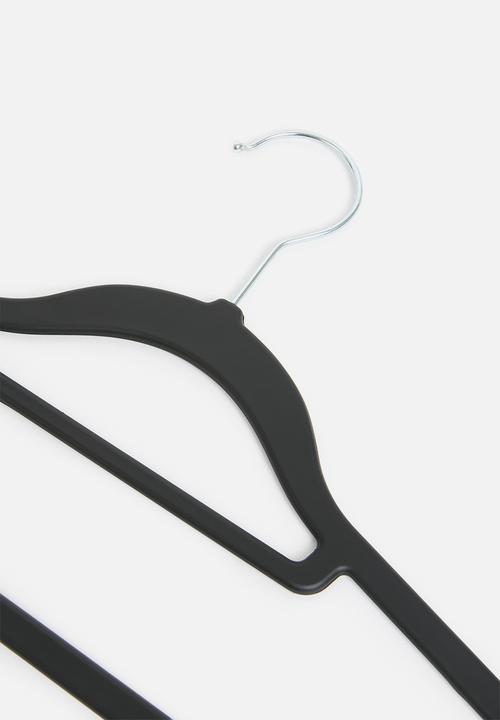 H&S - Rubber Coated Clothes Hanger Set Of 5 - Black