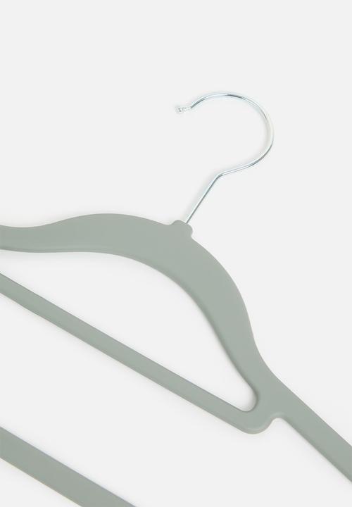 H&S - Rubber Coated Clothes Hanger Set Of 5 - Grey