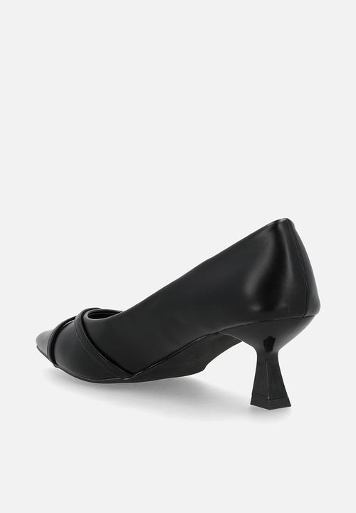 Madison® - Octavia court heel - black