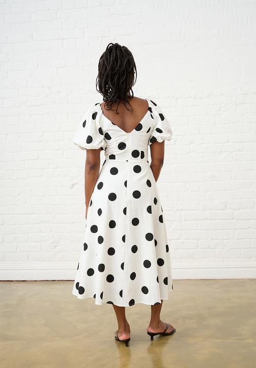 Me&B - Spot Linen Blend Dress with Lace Up Detail - White