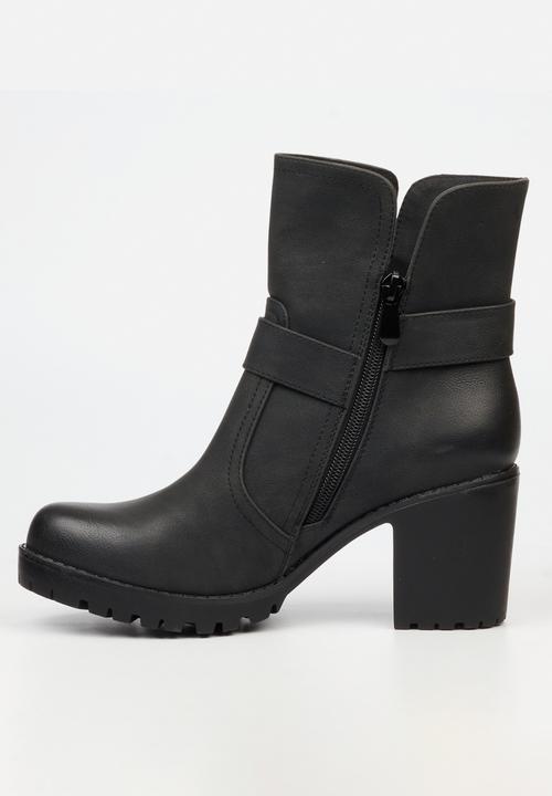 Butterfly Feet - Esther 8 boot - black