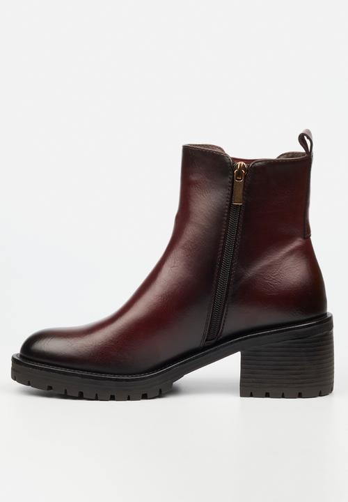 Miss Black - Creek 1 chelsea chunky heel ankle boot - burgundy