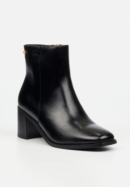 Miss Black - Zuri 1 block heel ankle boot - black
