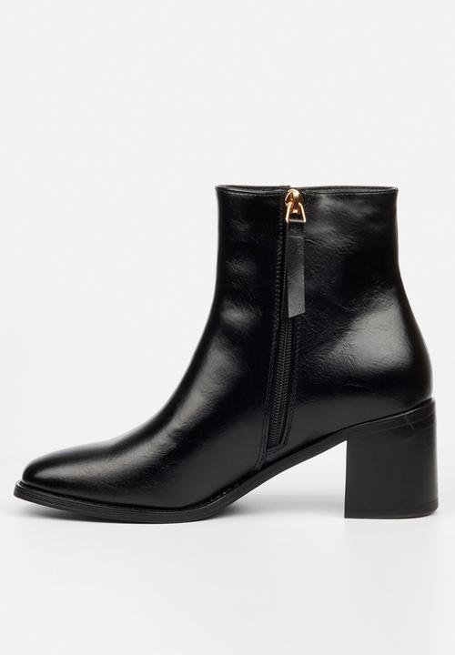 Miss Black - Zuri 1 block heel ankle boot - black