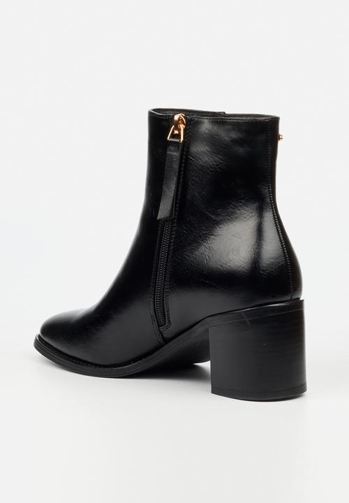 Miss Black - Zuri 1 block heel ankle boot - black