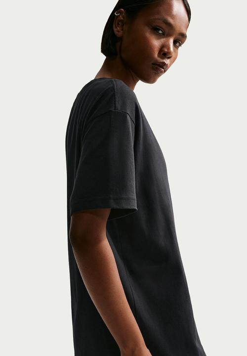 Nike - W Nsw Classic Short Sleeve Tee - Black/White