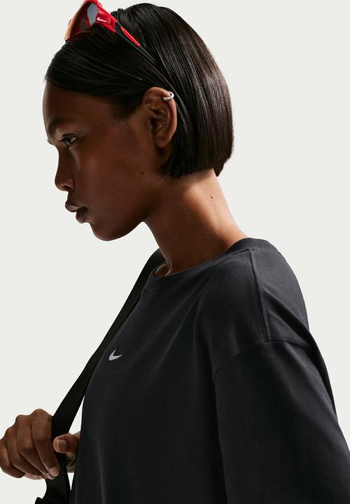Nike - W Nsw Classic Short Sleeve Tee - Black/White
