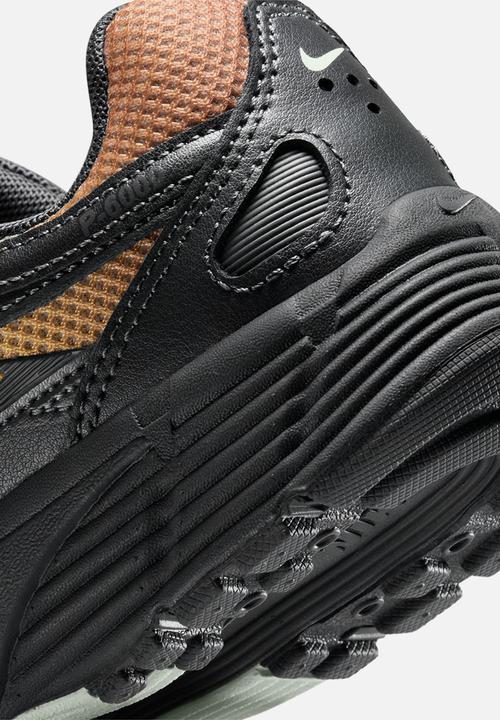 Nike - Nike P-6000